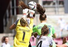 firo :  30.05.2021
Fußball: Fussball:
DFB Pokalfinale Finale der Frauen, Damen
Saison 2020/2021
Eintracht Frankfurt - VfL Wolfsburg

Zweikampf , Feature, Allgemein , Hinterleger , Highlight , Zöpfe  , Haarpracht , 
Merle Frohms faustet den Ball

$worldrights Es gelten unsere AGB, einsehbar auf www.firosportphoto.de
copyright by firo sportphoto:
Coesfelder Str. 207
D-48249 Dülmen
www.firosportphoto.de
mail@firosportphoto.de
Kontoverbindung :
(V o l k s b a n k   B o c h u m - W i t t e n )
IBAN : DE68430601290341117100
BIC : GENODEM1BOC
Tel:  +49-2594-9916004
Fax: +49-2594-9916005