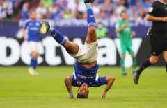 Fussball / firo Schalke - Gladbach 13.08.2022