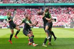 Fussball / firo Pokalfinale Frauen Bayern - Wolfsburg 09.05.2024