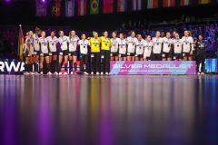 firo :  14.12.2025
Handball Frauen WM Weltmeisterschaft
Women’s World Cup Final Finale
Deutschland - Norwegen
Vizeweltmeister Deutschland bei Siegerehrung 
Team Deutschland Mannschaft 


(c) WORLDRIGHTS !!! es gelten unsere AGB, einsehbar auf www.firosportphoto.,
copyright by firo sportphoto:
Stockhover Weg 17a
D-48249 Dülmen
www.firosportphoto.de
mail@firosportphoto.de
Kontoverbindung :
(V o l k s b a n k   B o c h u m - W i t t e n )
IBAN : DE68430601290341117100
BIC : GENODEM1BOC
Tel:  +49-2594-9916004
Fax: +49-2594-9916005