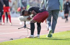 firo :  18.05.2025,
Fussball:
2.Bundesliga
SSV Ulm - SC Preußen Münster SCP Muenster Preussen

Daniel Kyerewaa of Preußen Münster celebrates the team’s second Goal Tor zum 2:1 JUBEL NACH TOR ZUM 2:1 KLASSENERHALT  
Witz Humor Mikrofon Mikrophon
(c) WORLDRIGHTS !!! es gelten unsere AGB, einsehbar auf www.firosportphoto.,
copyright by firo sportphoto:
Stockhover Weg 17a
D-48249 Dülmen
www.firosportphoto.de
mail@firosportphoto.de
Kontoverbindung :
(V o l k s b a n k   B o c h u m - W i t t e n )
IBAN : DE68430601290341117100
BIC : GENODEM1BOC
Tel:  +49-2594-9916004
Fax: +49-2594-9916005