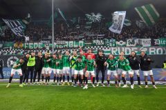 firo :  30.11.2025,
Fussball, Fußball, 2.Liga, 2.Bundesliga, Saison 2025/2026, 
DSC Arminia Bielefeld - SC SCP Preußen Münster
Jubel über den Sieg zum 2:1 Derbysieg Preußen Mannschaft Jubel nach Spielschluß vor FAns

(c) WORLDRIGHTS !!! 
Es gelten unsere AGB, einsehbar auf www.firosportphoto.,
copyright by firo sportphoto:
Stockhover Weg 17a
D-48249 Dülmen
www.firosportphoto.de
mail@firosportphoto.de
Kontoverbindung :
(V o l k s b a n k   B o c h u m - W i t t e n )
IBAN : DE68430601290341117100
BIC : GENODEM1BOC
Tel:  +49-2594-9916004
Fax: +49-2594-9916005