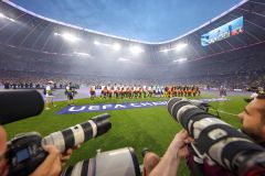 firo :  31.05.2025,
Fussball:
Champions League Finale Final
PSG Paris St.Germain - Inter Mailand 5:0
Line-up of the teams during the Champions League anthem at the Allianz Arena in Munich in front of fans and photographers
Aufstellung der Teams während der Champions League Hymne in der Allianz Arena von München vor Fans und Fotografen  Medien Presse
(c) WORLDRIGHTS !!! es gelten unsere AGB, einsehbar auf www.firosportphoto.,
copyright by firo sportphoto:
Stockhover Weg 17a
D-48249 Dülmen
www.firosportphoto.de
mail@firosportphoto.de
Kontoverbindung :
(V o l k s b a n k   B o c h u m - W i t t e n )
IBAN : DE68430601290341117100
BIC : GENODEM1BOC
Tel:  +49-2594-9916004
Fax: +49-2594-9916005