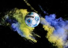 Fussball / firo Farbpulver Shooting Derbystar Spielball 2024/2025